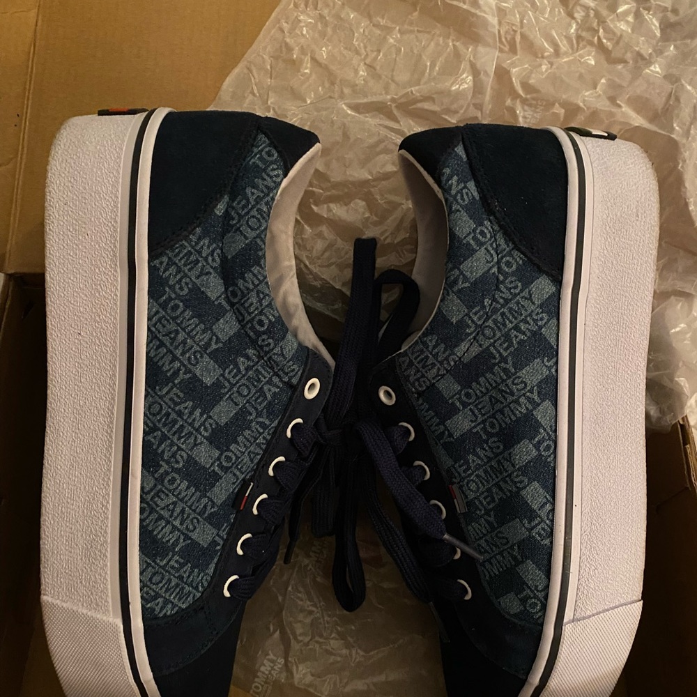 Tommy Jeans City Sneakers Denim Print Women’s size 9 1/2